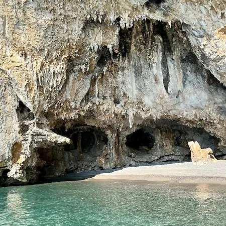 Carmela Villa Palinuro